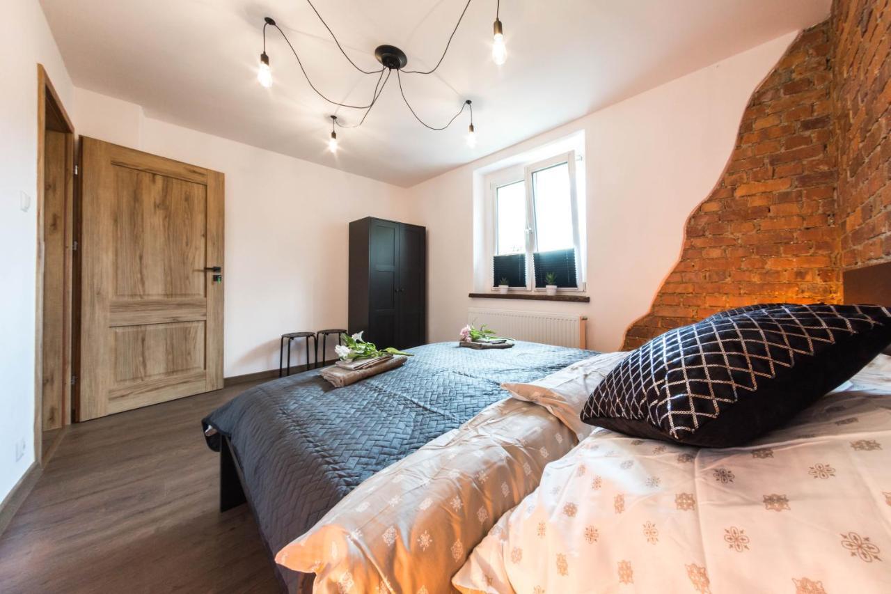 Apartament Wita Stwosza イェレニャ・グーラ エクステリア 写真