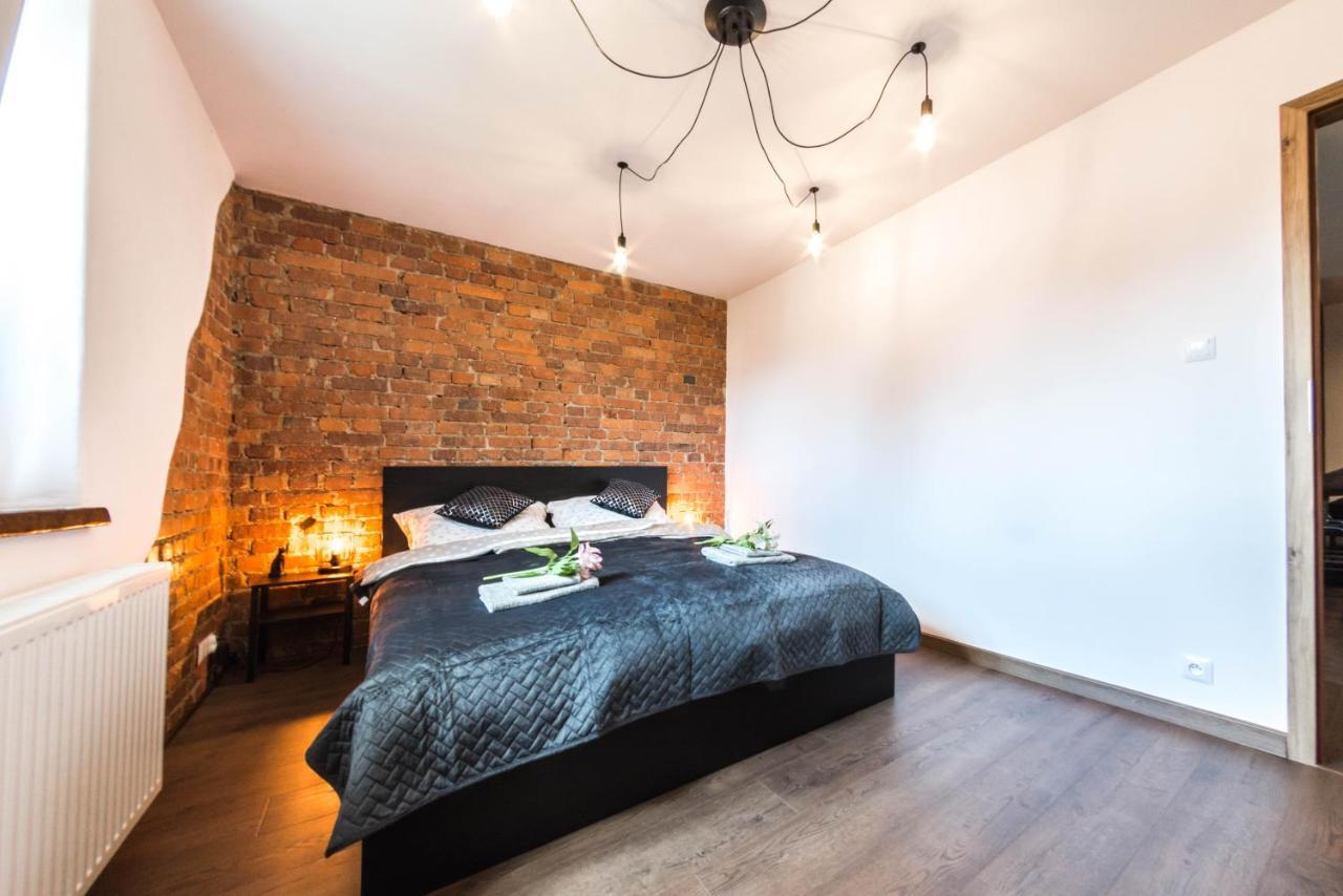 Apartament Wita Stwosza イェレニャ・グーラ エクステリア 写真
