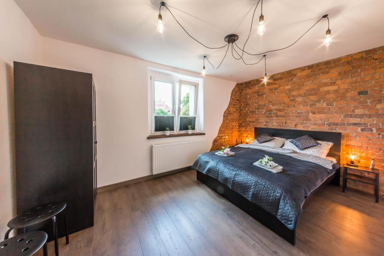 Apartament Wita Stwosza イェレニャ・グーラ エクステリア 写真
