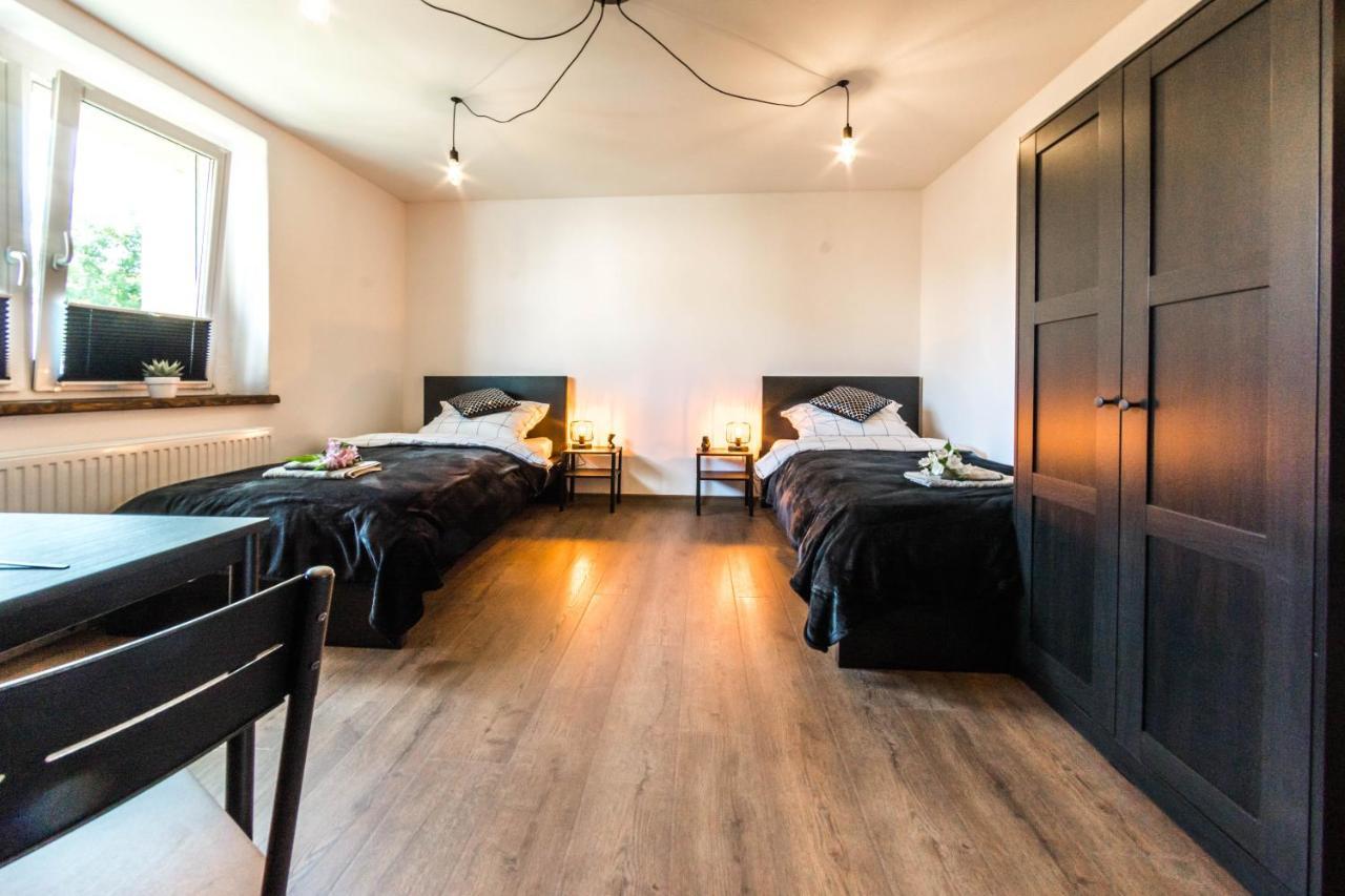 Apartament Wita Stwosza イェレニャ・グーラ エクステリア 写真