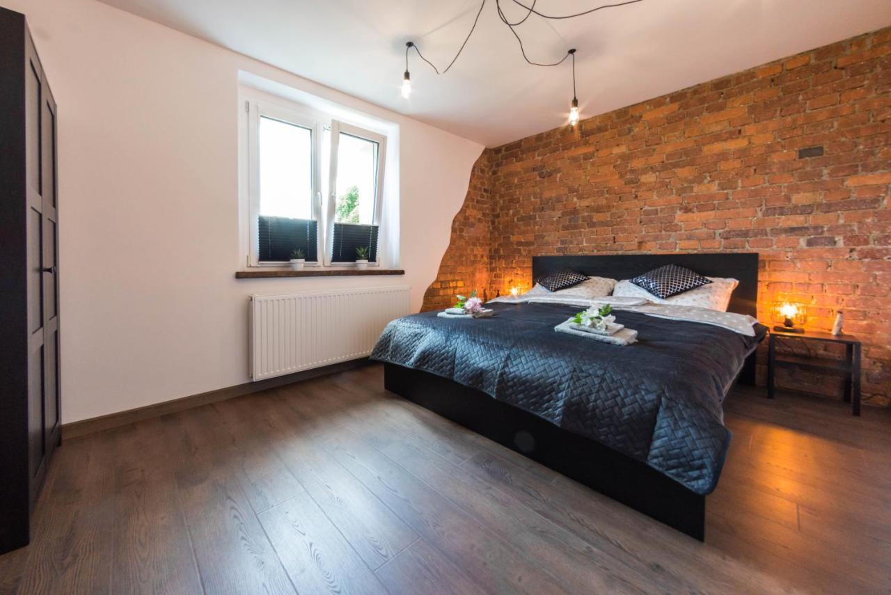 Apartament Wita Stwosza イェレニャ・グーラ エクステリア 写真