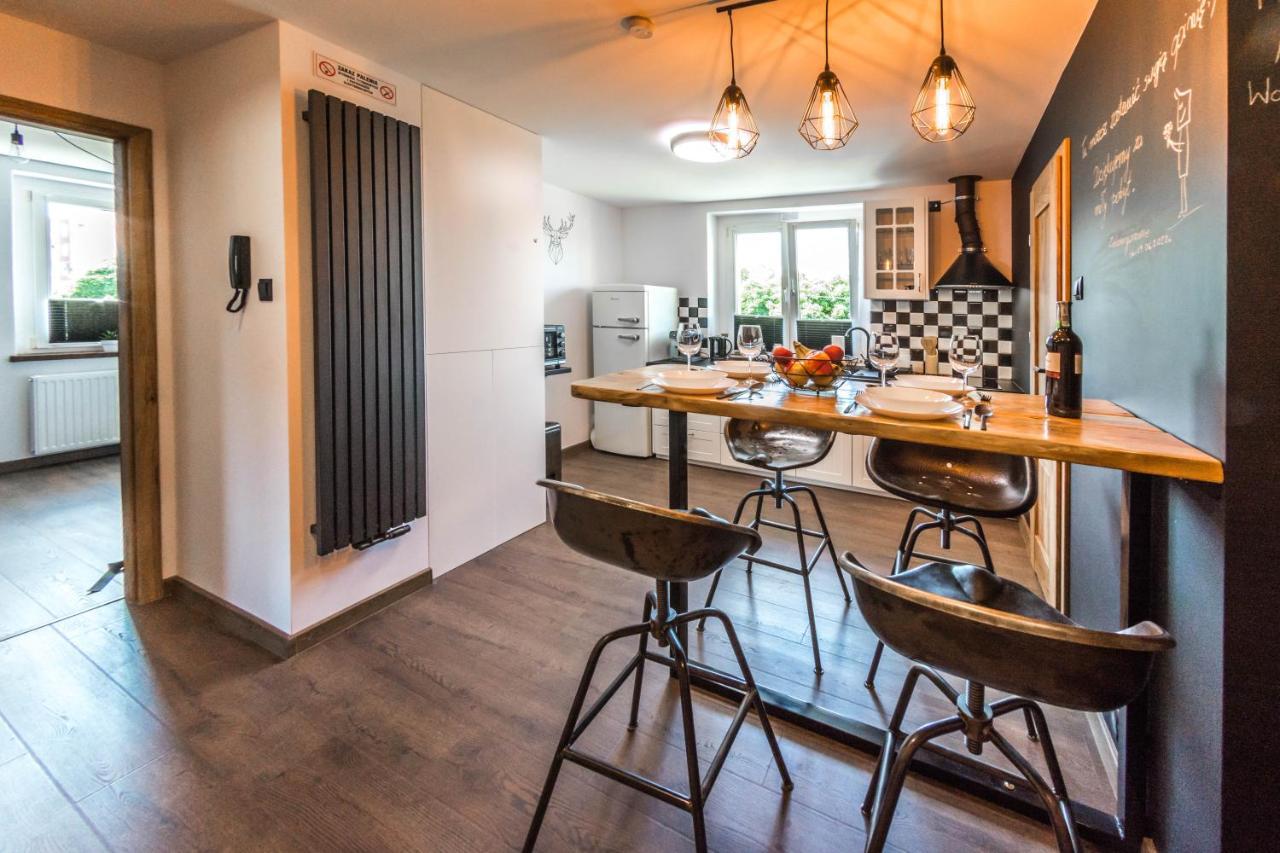Apartament Wita Stwosza イェレニャ・グーラ エクステリア 写真